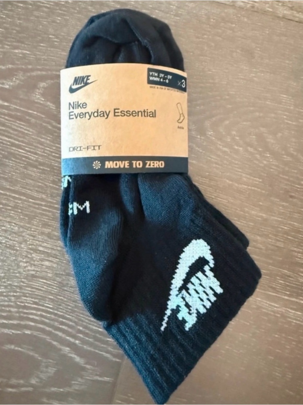 Nike Everyday Essential Dri-FIT Ankle Socks - Black with White Swoosh (3 Pack)